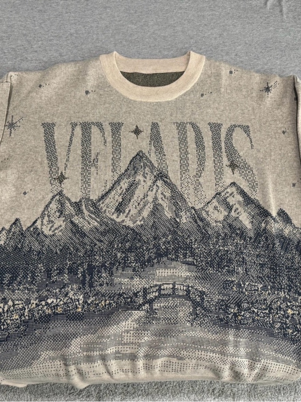 Licensed ACOTAR VELARIS Relaxed Fit Sweater size small Sarah J. Maas SJM